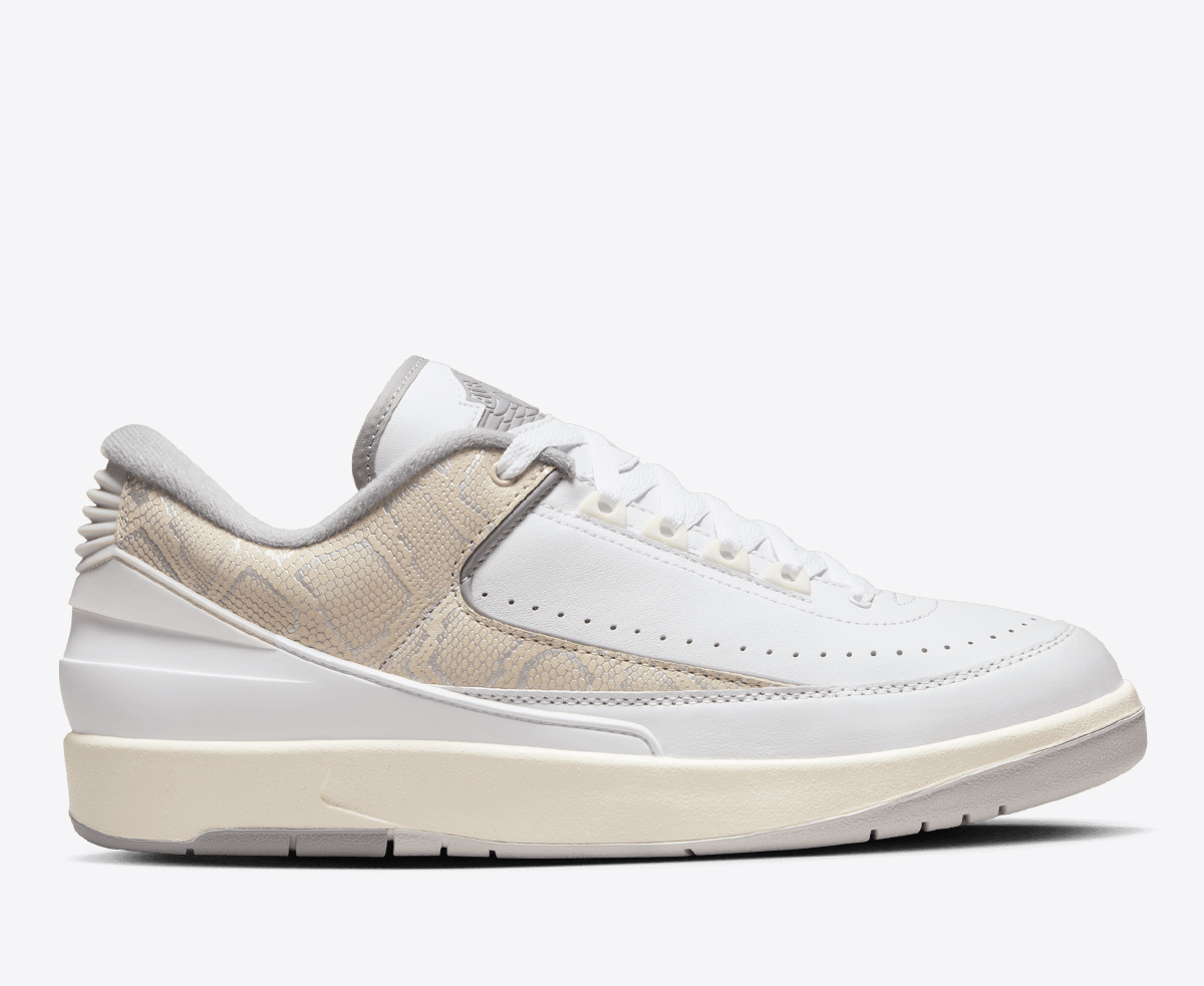 AIR JORDAN 2 RETRO LOW 'WHITE/CEMENT GREY-SANDDRIFT-NEUTRAL GREY'