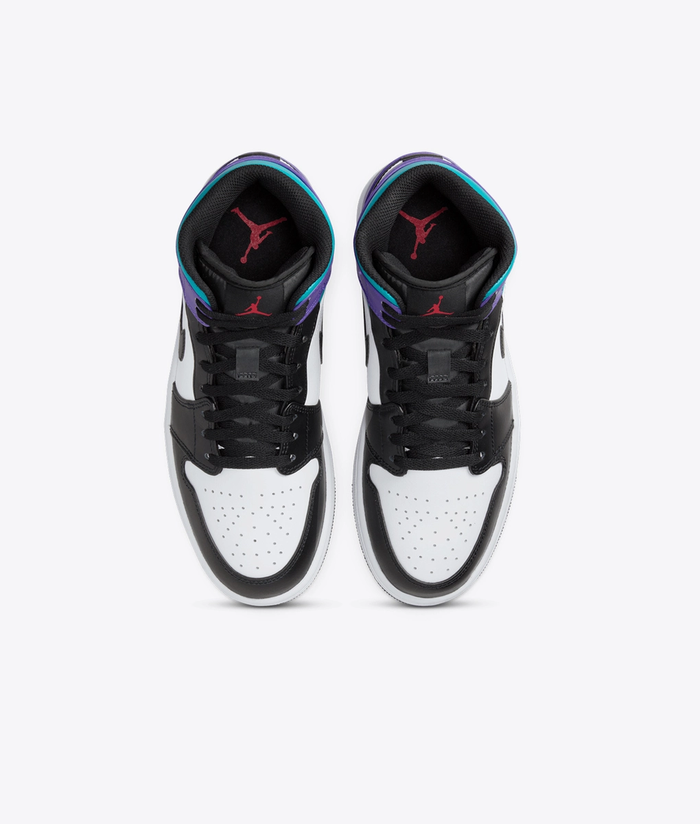 Jordan - Elevate your sneaker game with the trendy NIKE AIR