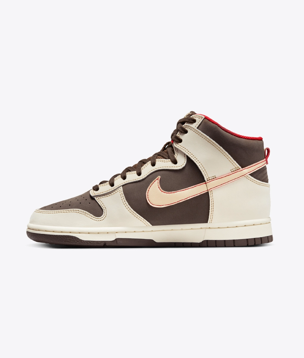 Nike - Elevate your sneaker game with the trendy Nike DUNK  display picture 1