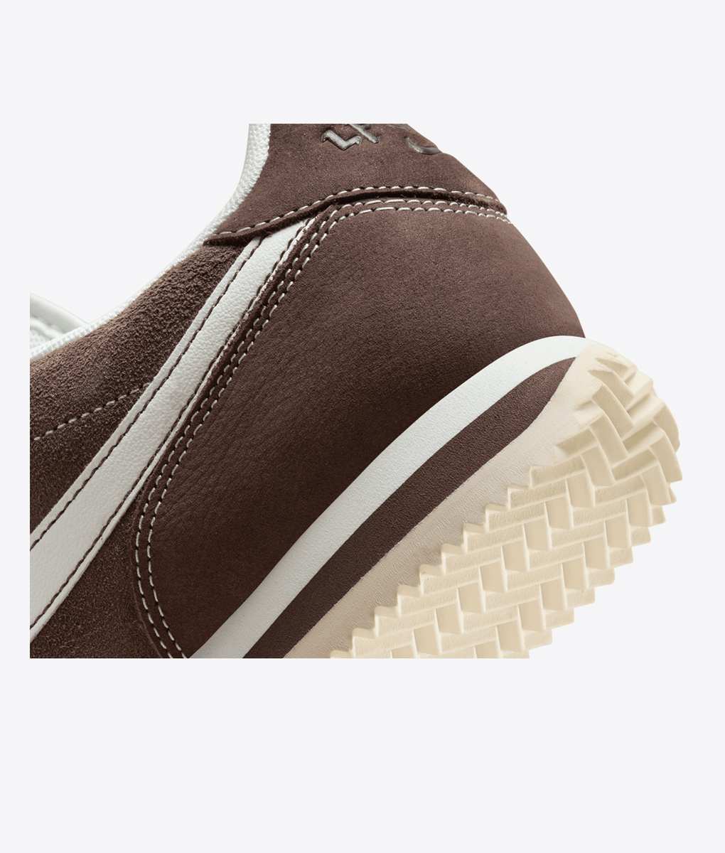Nike - Elevate your sneaker game with the trendy NIKE CORTEZ