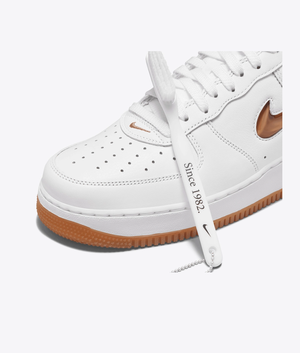 nike air force one lv8 white