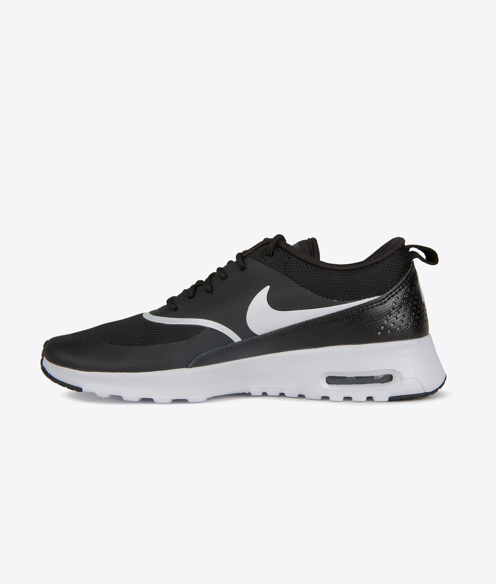thea nike black and white
