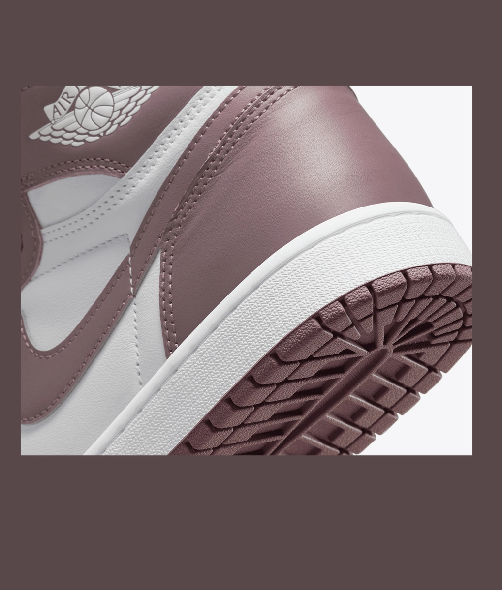 Jordan - JORDAN AIR JORDAN 1 RETRO HIGH OG WHITE/SKY J MAUVE l BUY