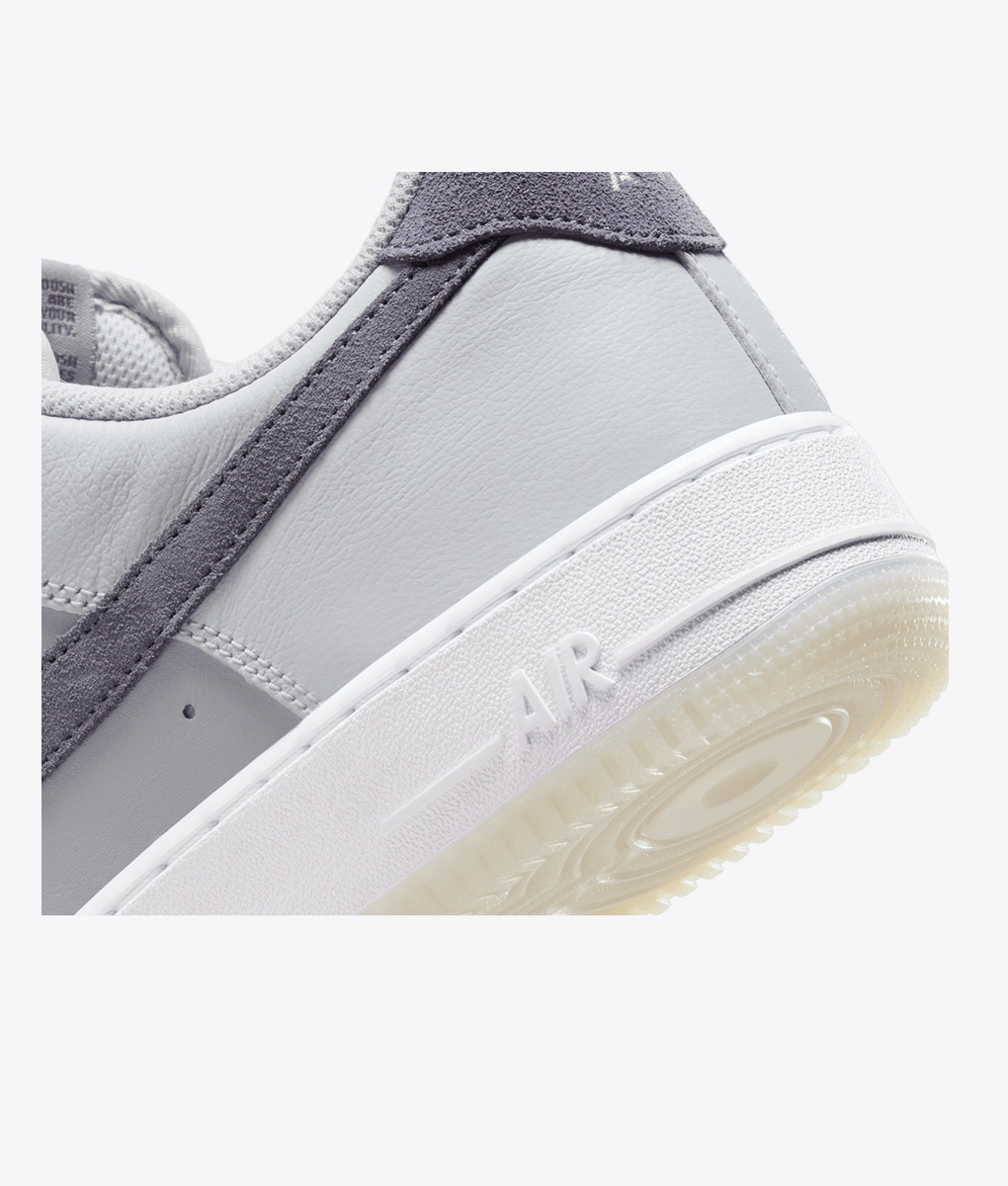 Nike - Air Force 1 '07 Lv8 - VegNonVeg