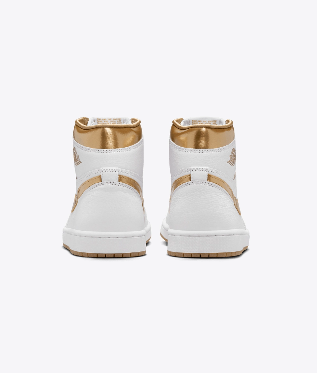Jordan - JORDAN AIR JORDAN 1 RETRO HIGH OG WHITE/METALLIC GOLD-GUM Jordan - JORDAN AIR JORDAN 1 RETRO HIGH OG WHITE/METALLIC GOLD-GUM