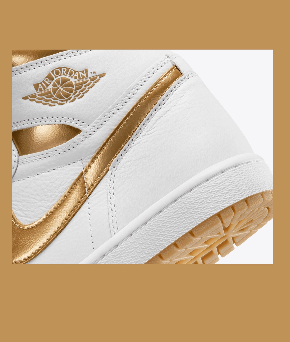 Jordan - JORDAN AIR JORDAN 1 RETRO HIGH OG WHITE/METALLIC GOLD-GUM Jordan - JORDAN AIR JORDAN 1 RETRO HIGH OG WHITE/METALLIC GOLD-GUM