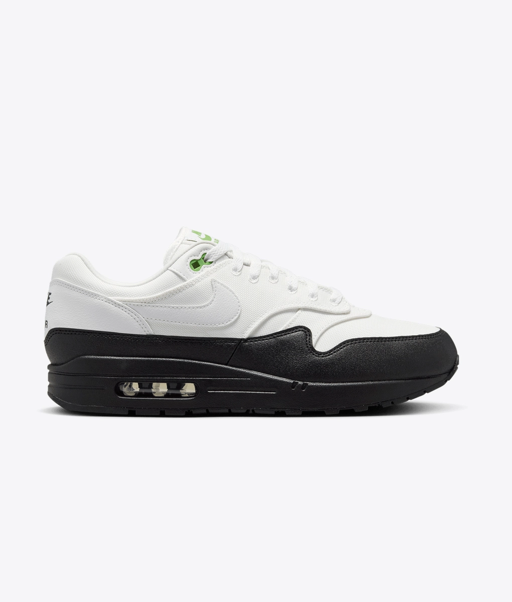 air max 1 essential black and white