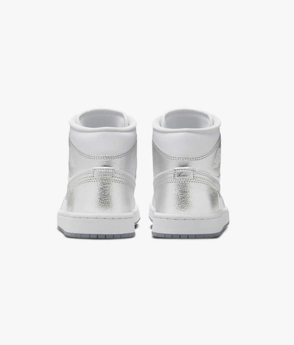 Jordan - JORDAN AIR JORDAN 1 MID SE WHITE/METALLIC SILVER-WOLF