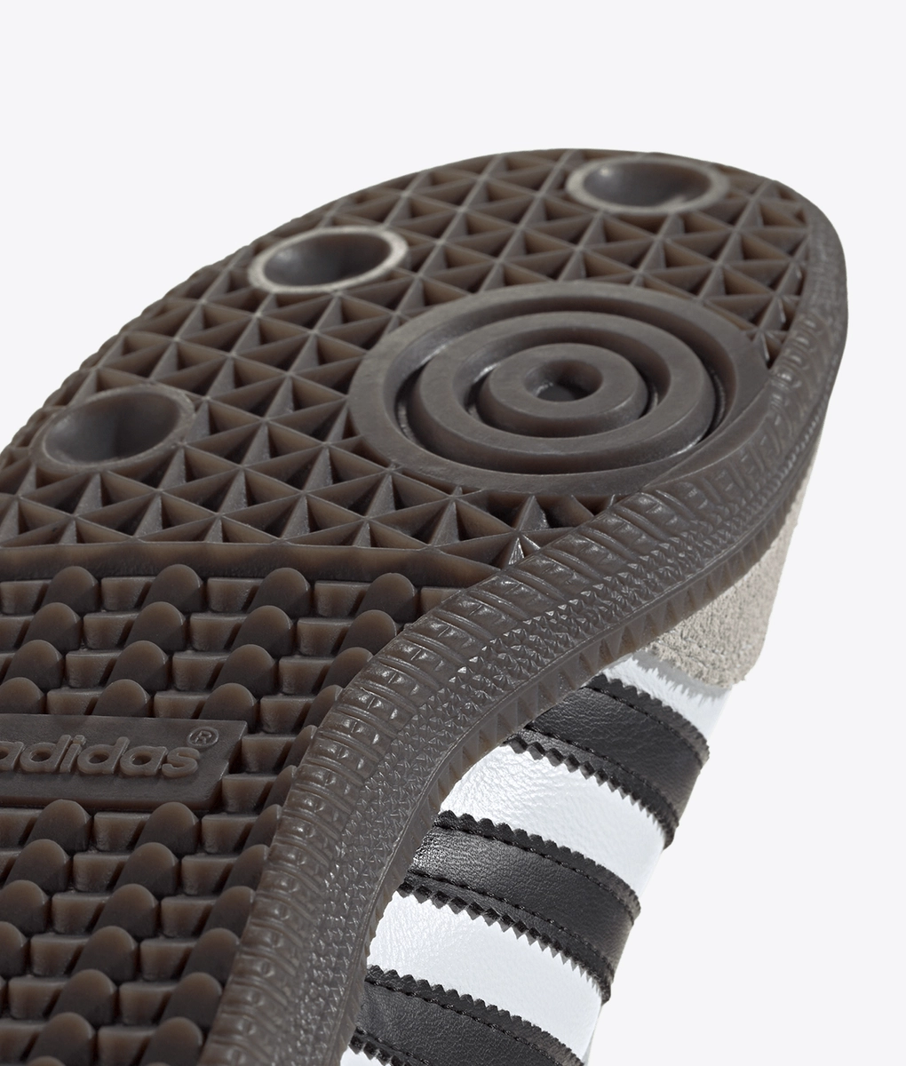adidas Samba ホワイト/ブラック ゴルフ　29c adidaspuigsambawhiteblack_1200