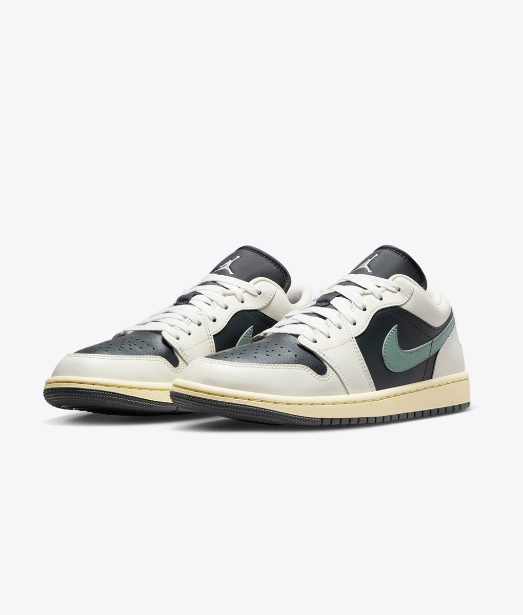 ★Nike★Jordan 1 Low Anthracite Sail★大人気★ 552b2ad3ddf60f5e24da51907e5d1b