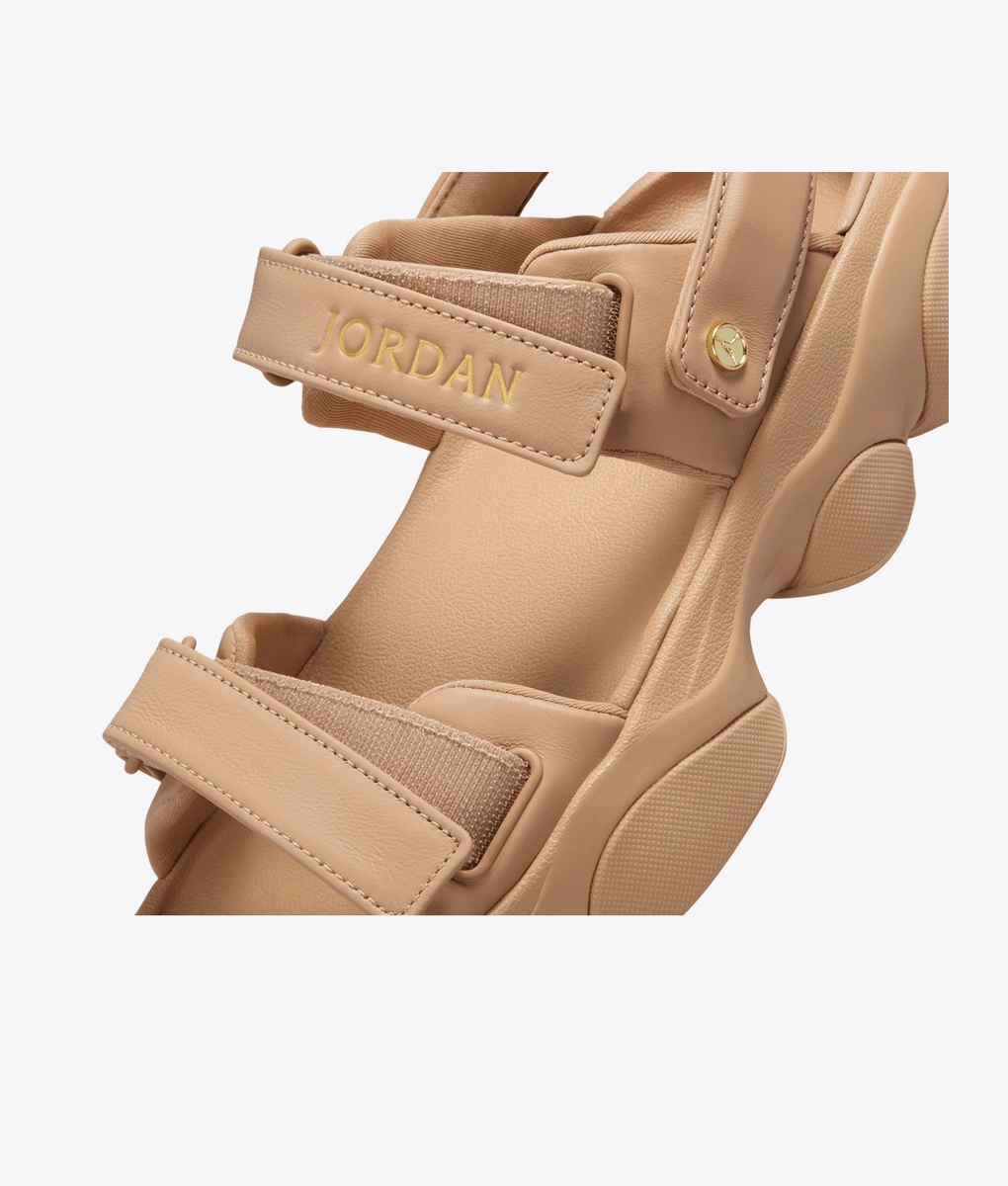 ★Nike★ Jordan Deja Sandal W Legend Medium Brown llic G VegNonVeg | JORDAN DEJA SANDAL 'LEGEND MEDIUM BROWN/METALLIC