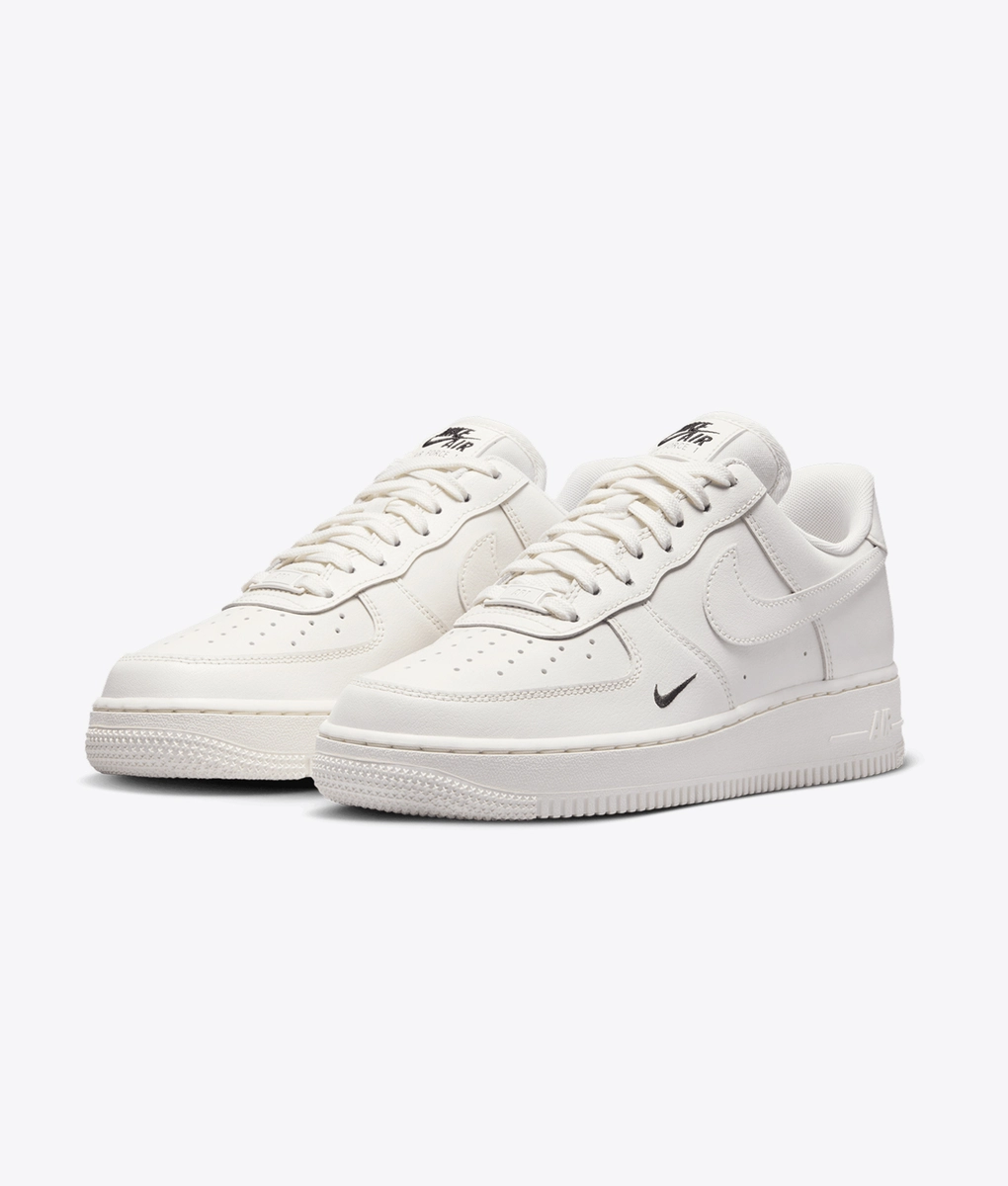 Nike - NIKE AIR FORCE 1 '07 ESSENTIAL SAIL/BLACK l BUY