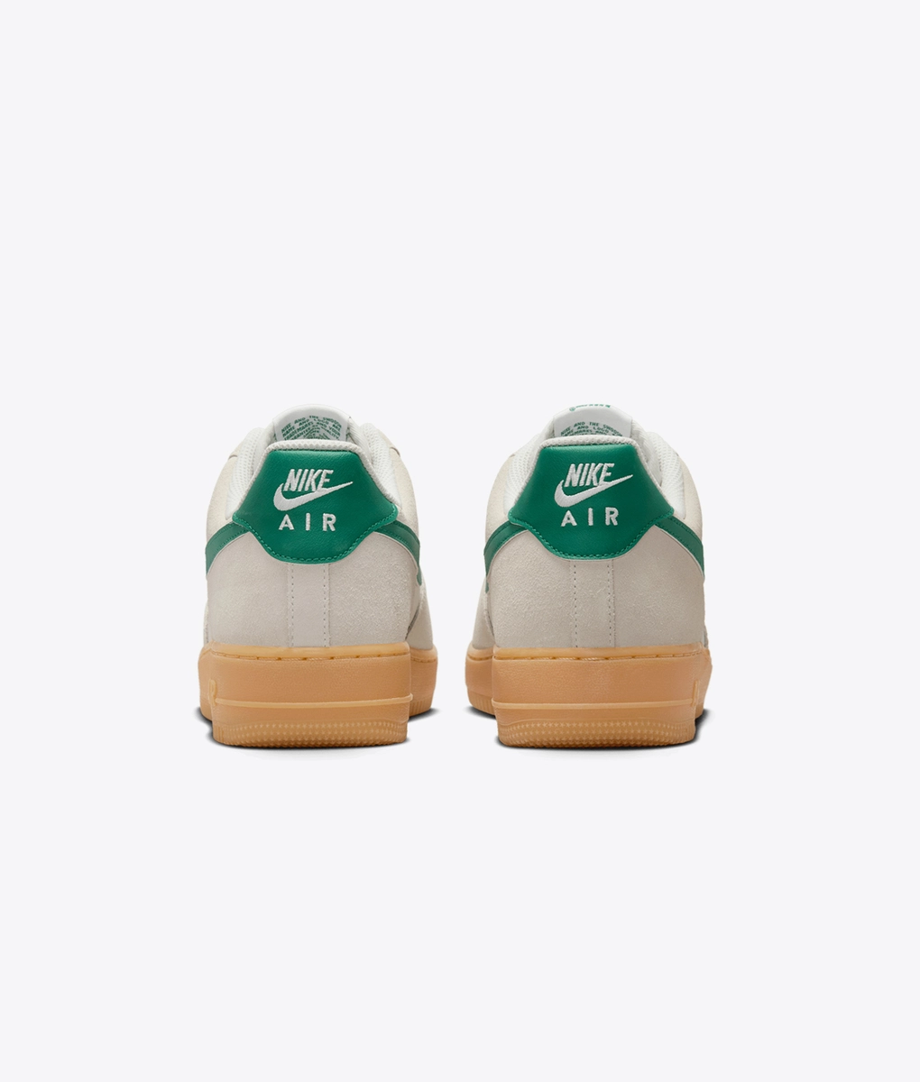 Nike★AIR FORCE 1 '07 LV8 MALACHITE GUM YELLOW★送料・関税込 Nike☆AIR FORCE 1 '07 LV8 MALACHITE GUM YELLOW☆送料・関税込