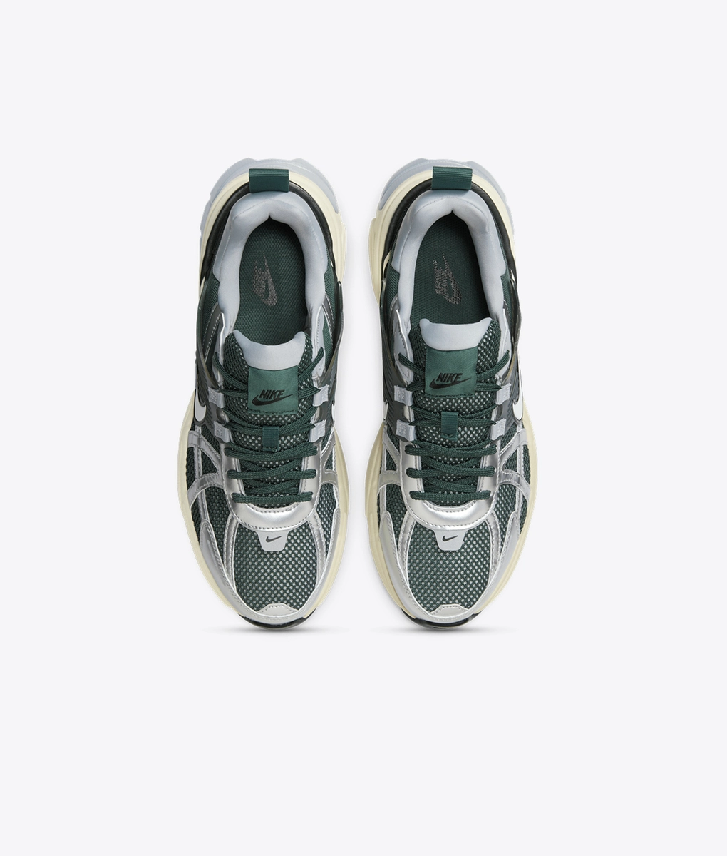 Nike - NIKE V2K RUN VINTAGE GREEN l BUY Men's Sneakers