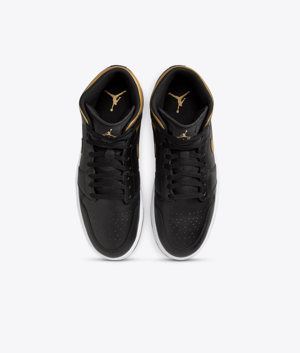 black and gold jordans shoes