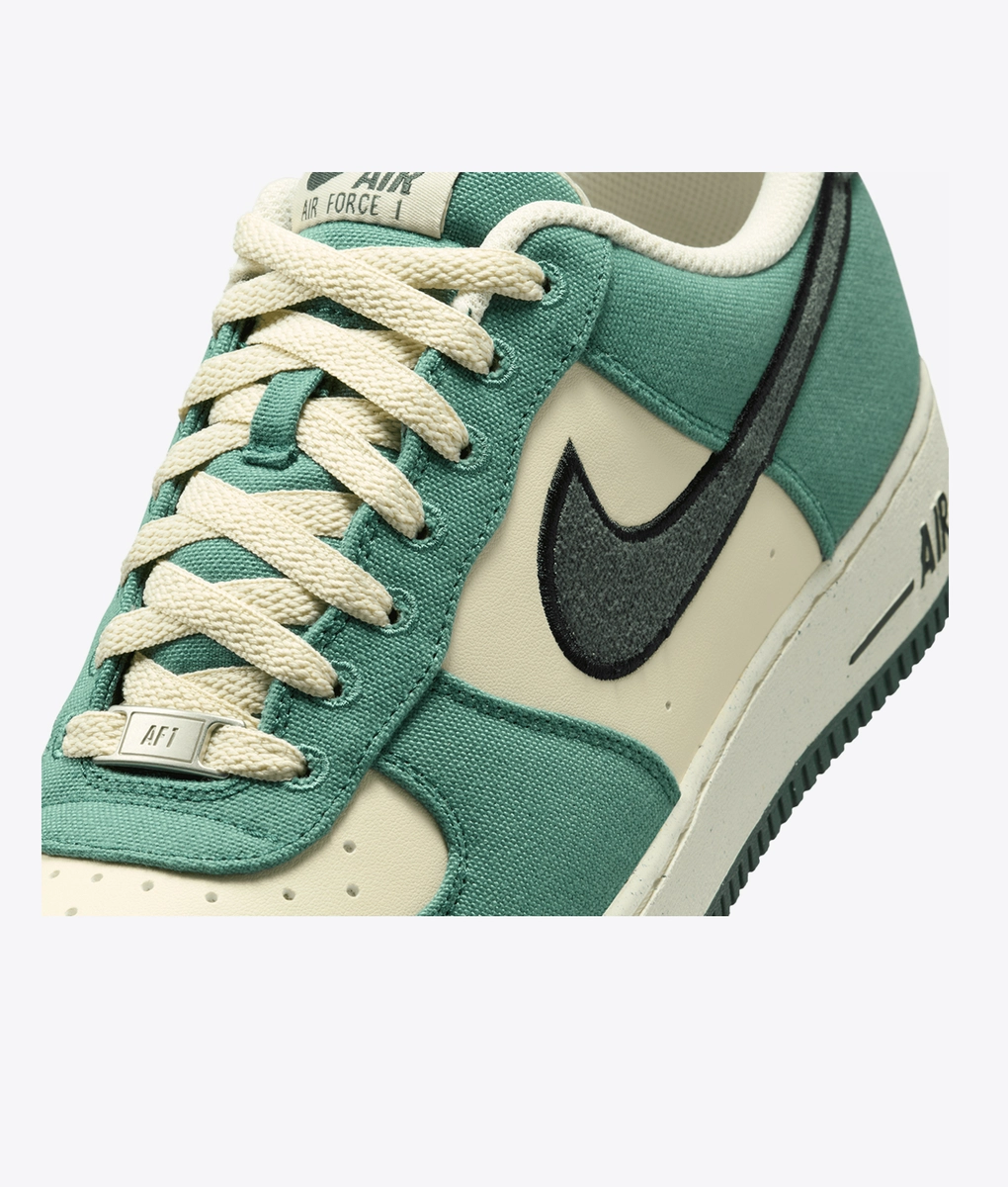 Nike - Air Force 1 '07 Lv8 1 - VegNonVeg