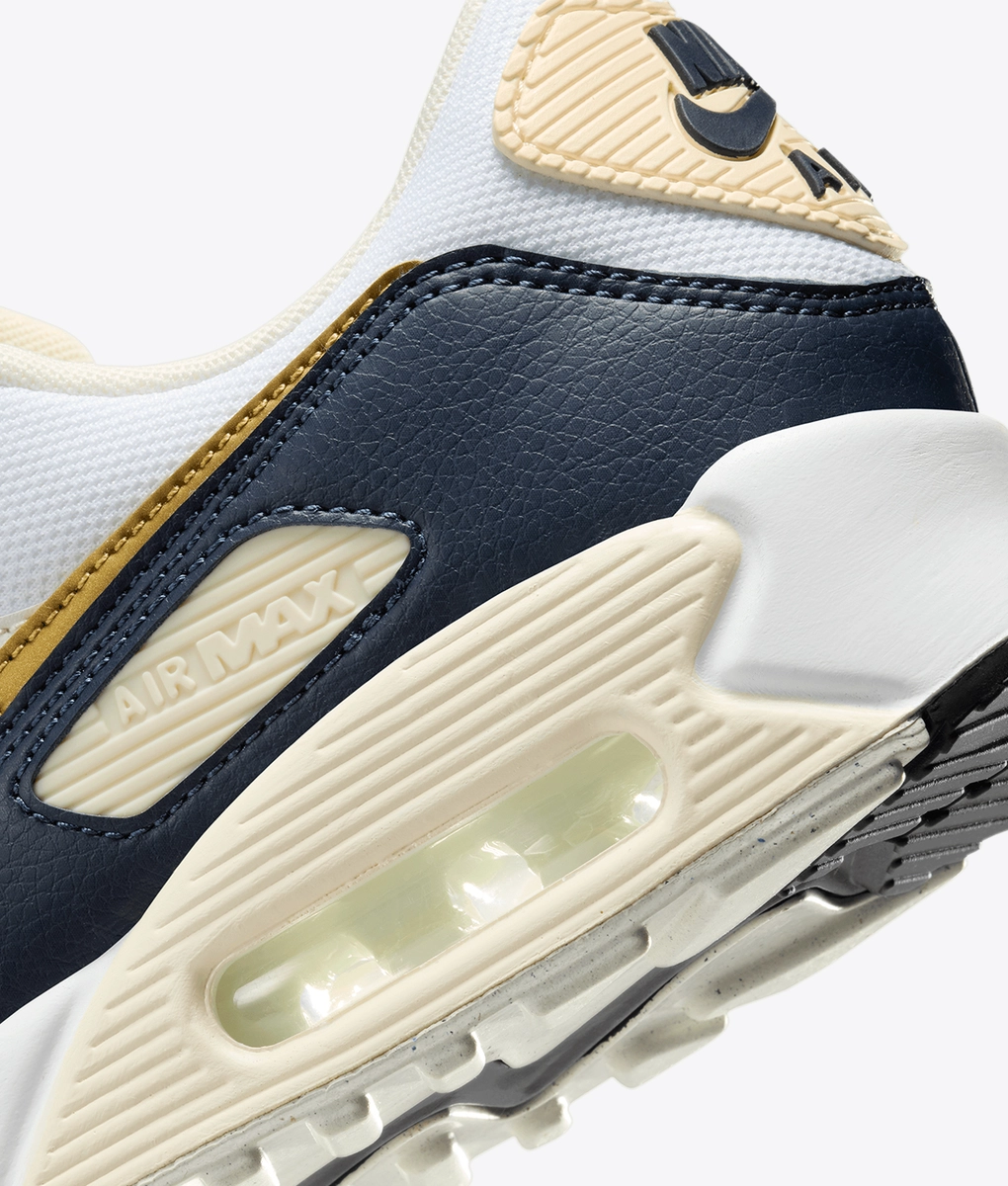 Nike - Nike Women's Air Max 90 Nn White/Metallic Gold