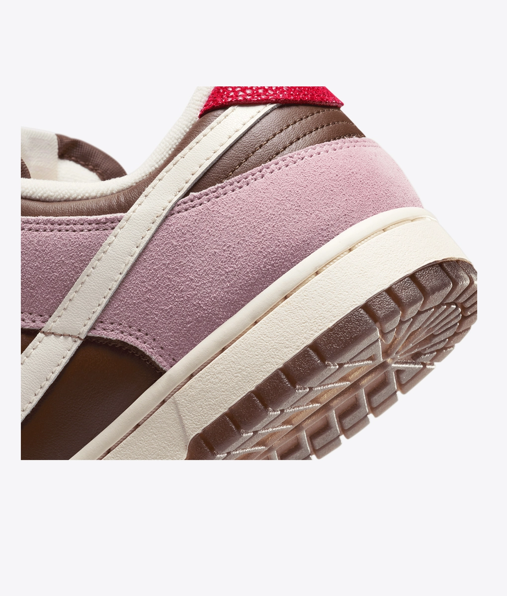 Nike - NIKE DUNK LOW CACAO WOW/PALE IVORY-PINK FOAM l BUY