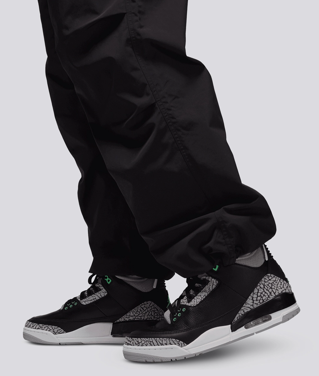 Jordan - Essentials Statement Woven Pant - VegNonVeg