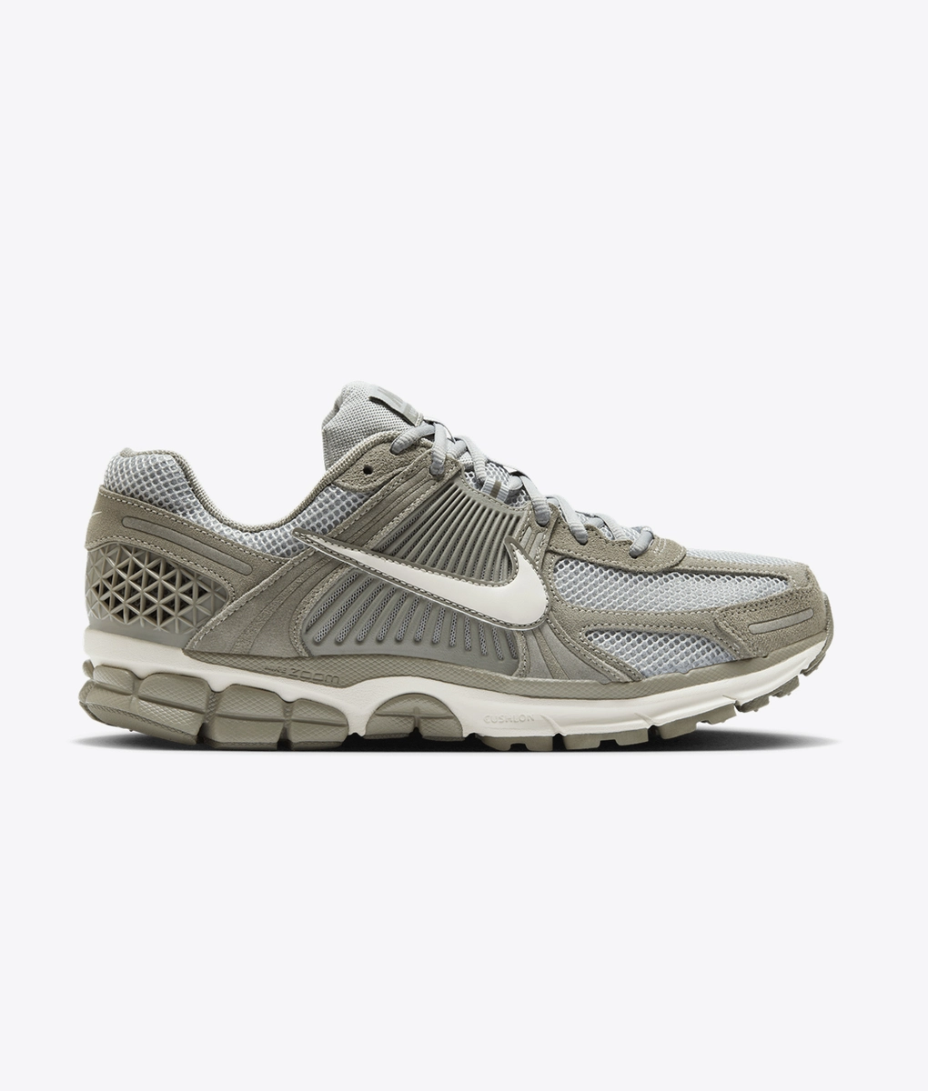 ★NIKE★ Zoom Vomero 5 W Beach Light Khaki Pale Ivory Sail H Nike Zoom Vomero 5 Beach Light Khaki (Women's) - HQ0458-200 - US