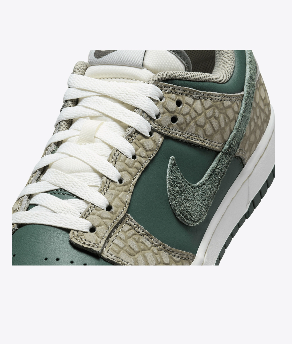 スニーカー Nike Dunk Low Retro PRM \"Vintage Green and Dark Stucco\" NIKE DUNK LOW RETRO PRM DARK STUCCO GREY VINTAGE GREEN