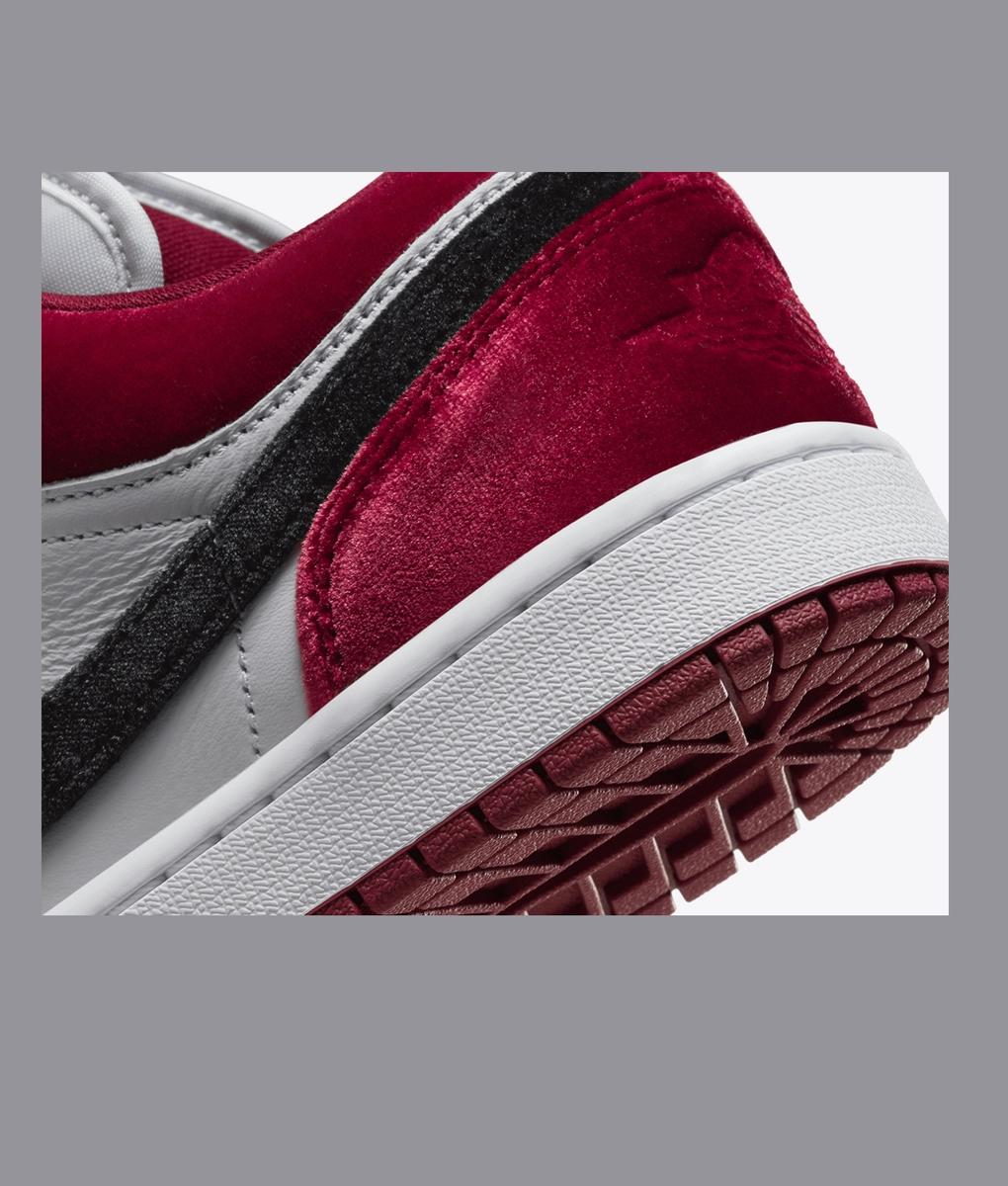 Jordan - Air Jordan 1 Low Se - VegNonVeg