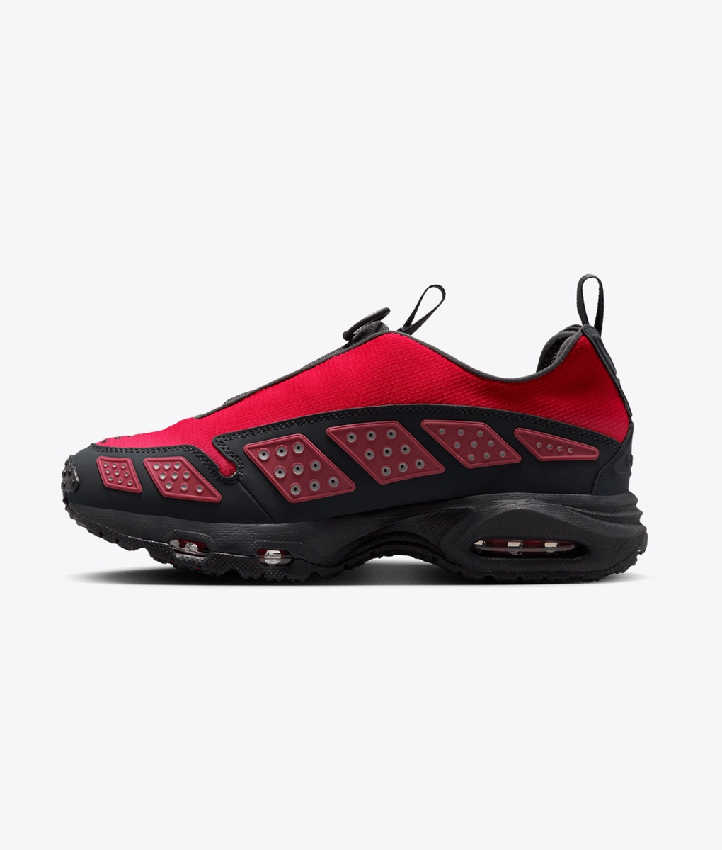 Nike - NIKE AIR MAX SNDR GORE-TEX HYPER CRIMSON/DARK SMOKE