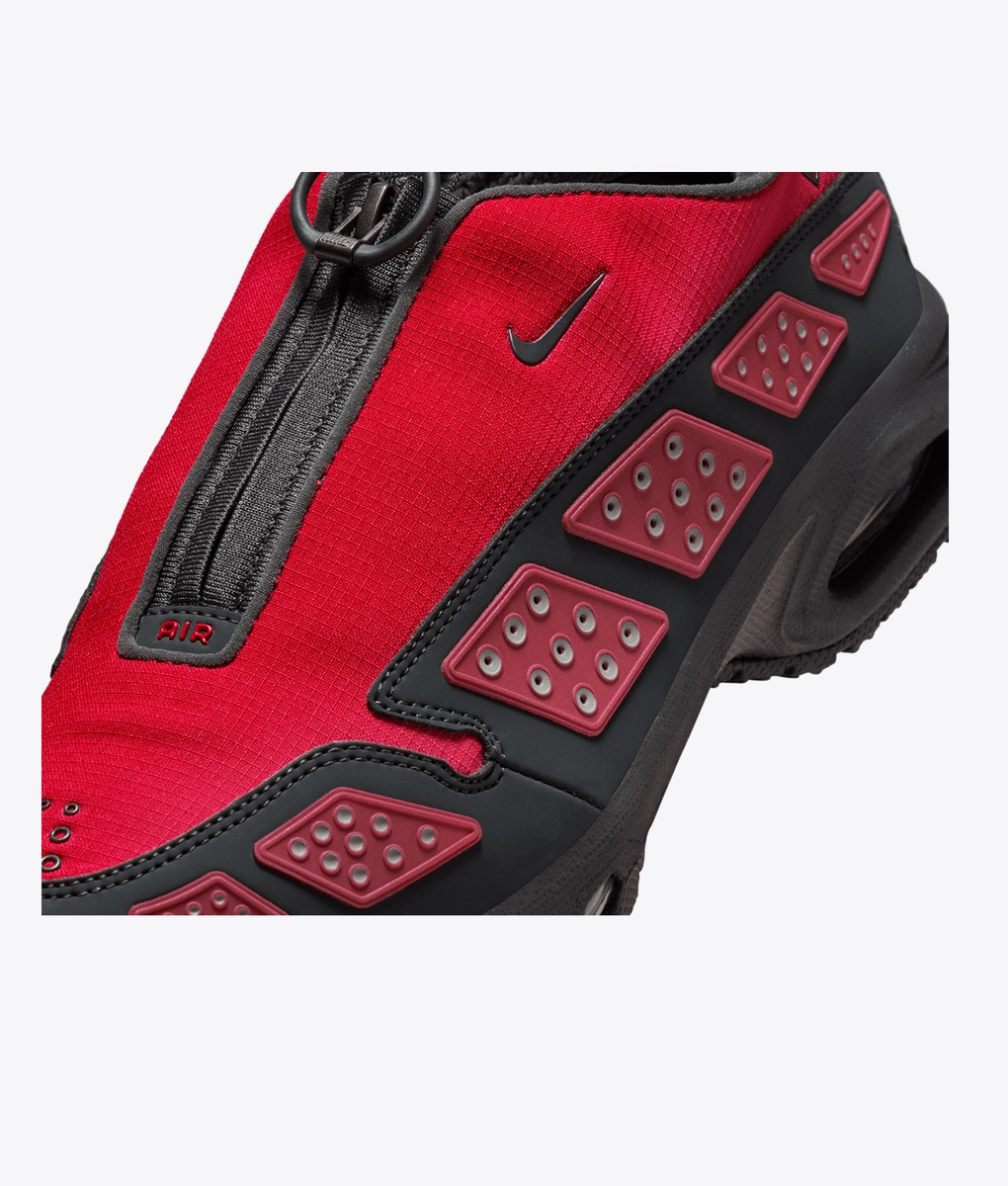 Nike - Air Max Sndr Gore-Tex - VegNonVeg Nike - Air Max Sndr Gore-Tex - VegNonVeg