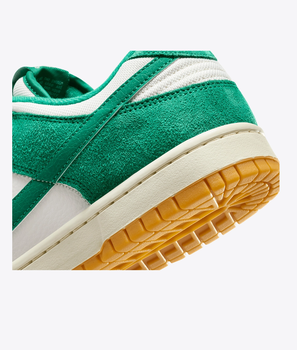 Nike - NIKE DUNK LOW SE PHANTOM/MALACHITE-GUM LIGHT BROWN l
