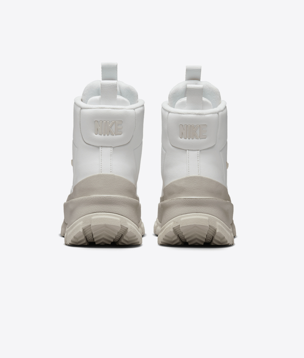 Nike - Blazer Roam Mid - VegNonVeg