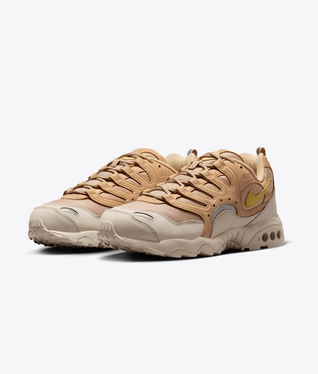 【関税込み】Nike タン Air Terra Humara SP スニーカー Nikeのタン Air Terra Humara SP スニーカーがセール中