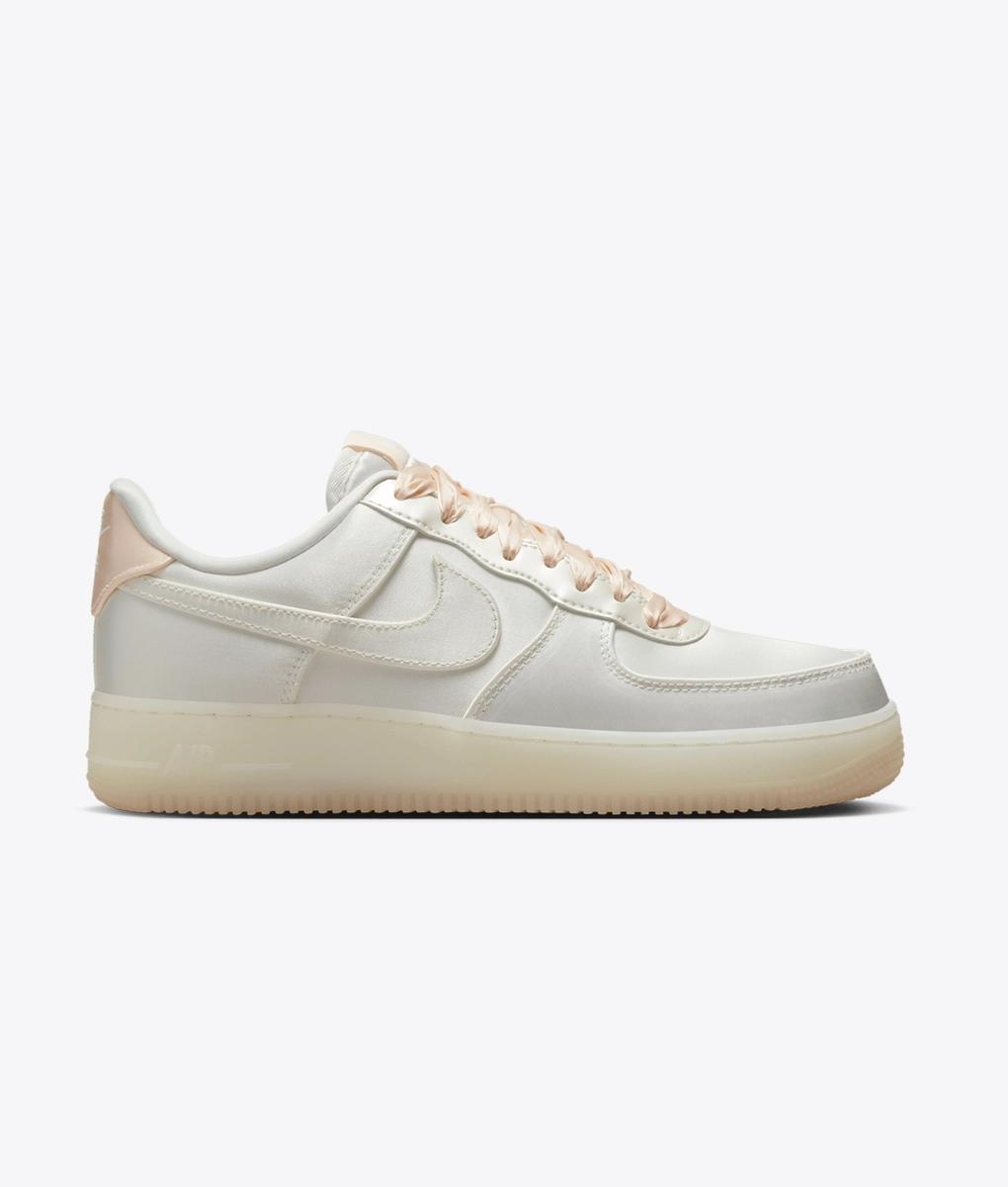 最終価格　Air Force 1 Low Sail/Barely Orange Nike - NIKE AIR FORCE 1 '07 LV8 SAIL/BARELY ORANGE l BUY