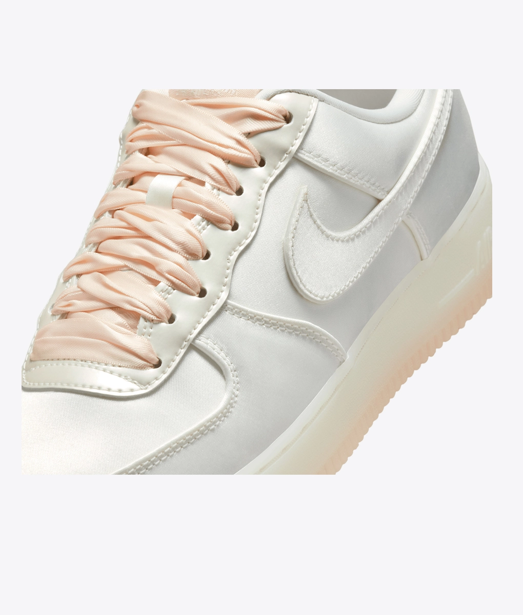 ★NIKE★ Air Force 1 07 LV8 W Sailbarley Orange Sail HQ37621 Nike Men's Air Force 1 LV8 Sail/Sail/Team Orange/True Berry