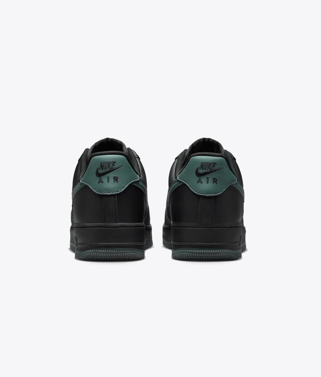 Nike - Air Force 1 '07 - VegNonVeg