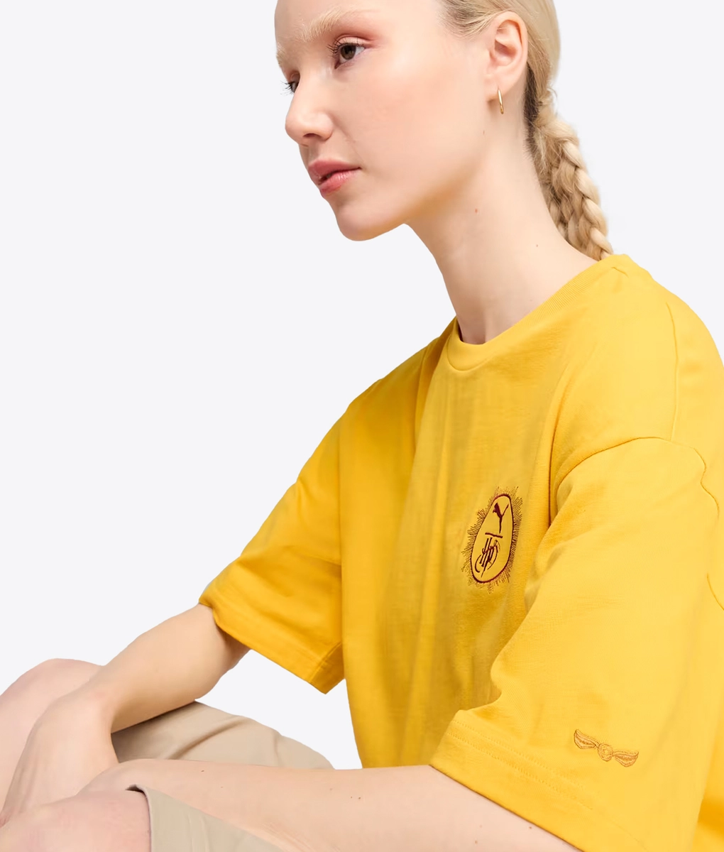 ◆PUMA◆ Puma X Harry Potter Oversized Graphic Tee Yellow Si Puma - PUMA X HARRY POTTER OVERSIZED GRAPHIC TEE YELLOW
