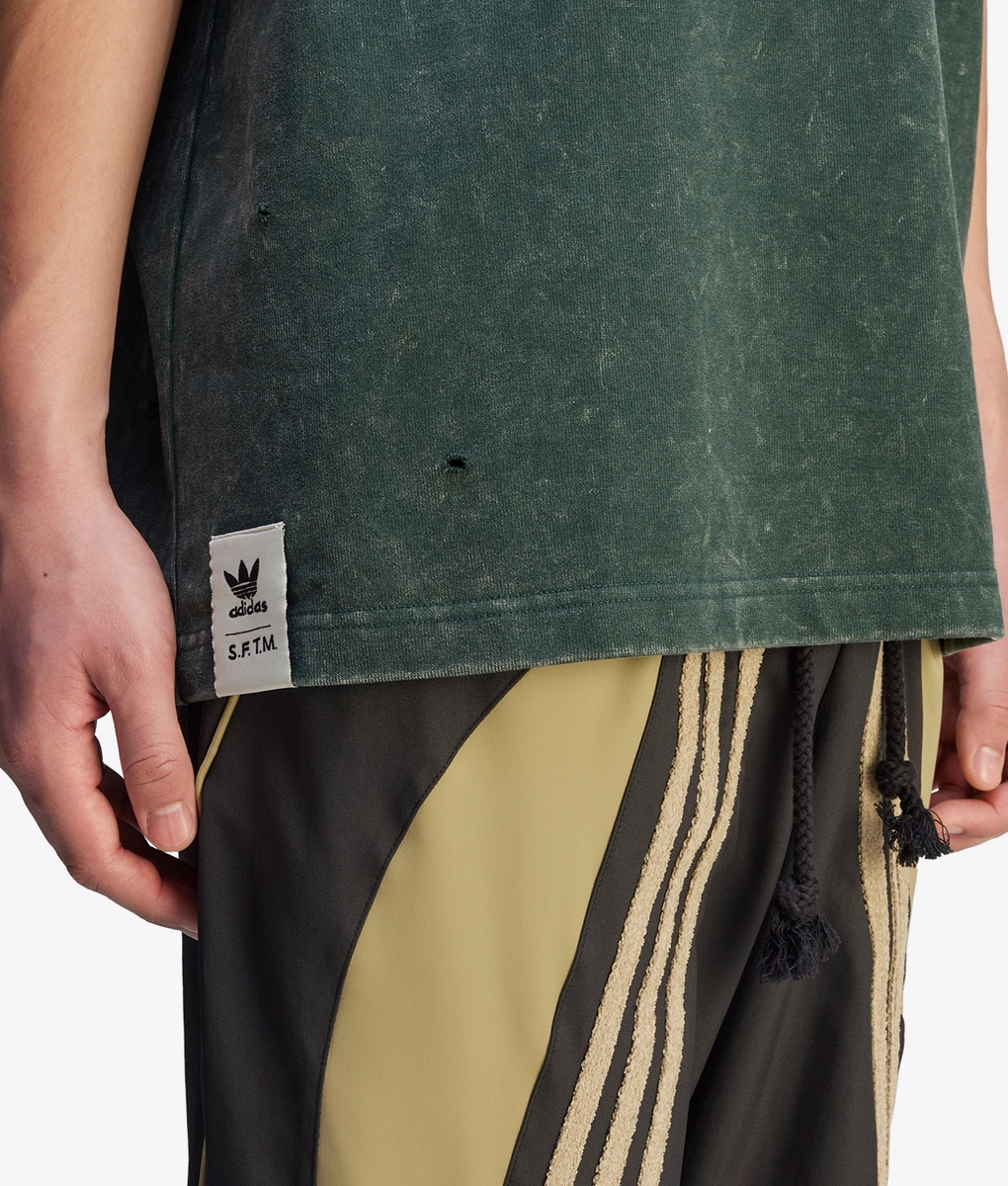 Tシャツ・カットソー ADIDAS X SONG FOR THE MUTE | SFTM WASH TEE SHADOW GREEN adidas Washed T-Shirt x Song for the Mute | Dark Green | SVD