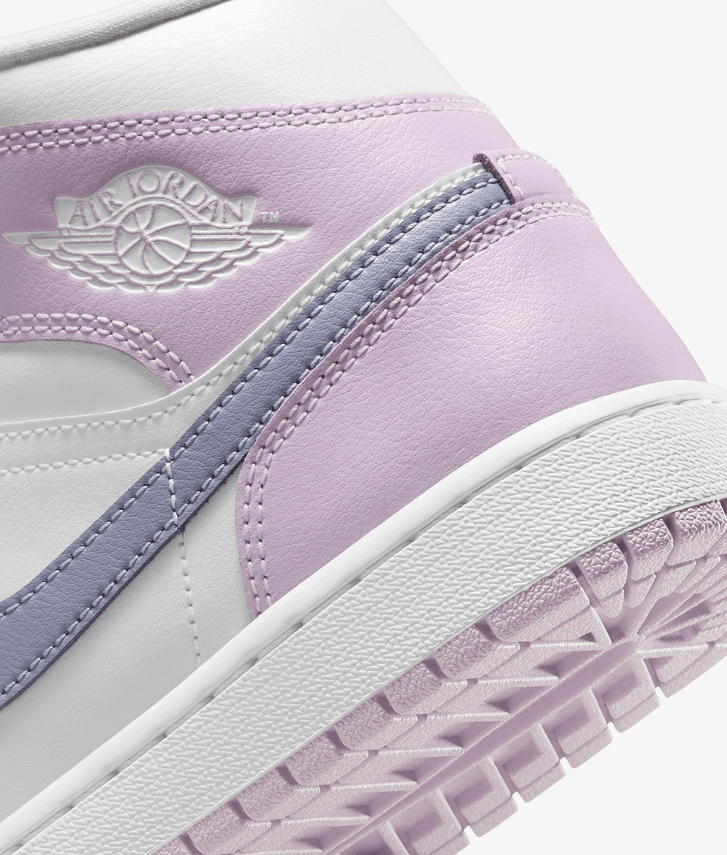 ★Nike★ Air Jordan 1 Mid M White Indigo Haze Dark Blue Grey Nike Jordan Air 1 Mid Trainers in White/Indigo Haze/Dark