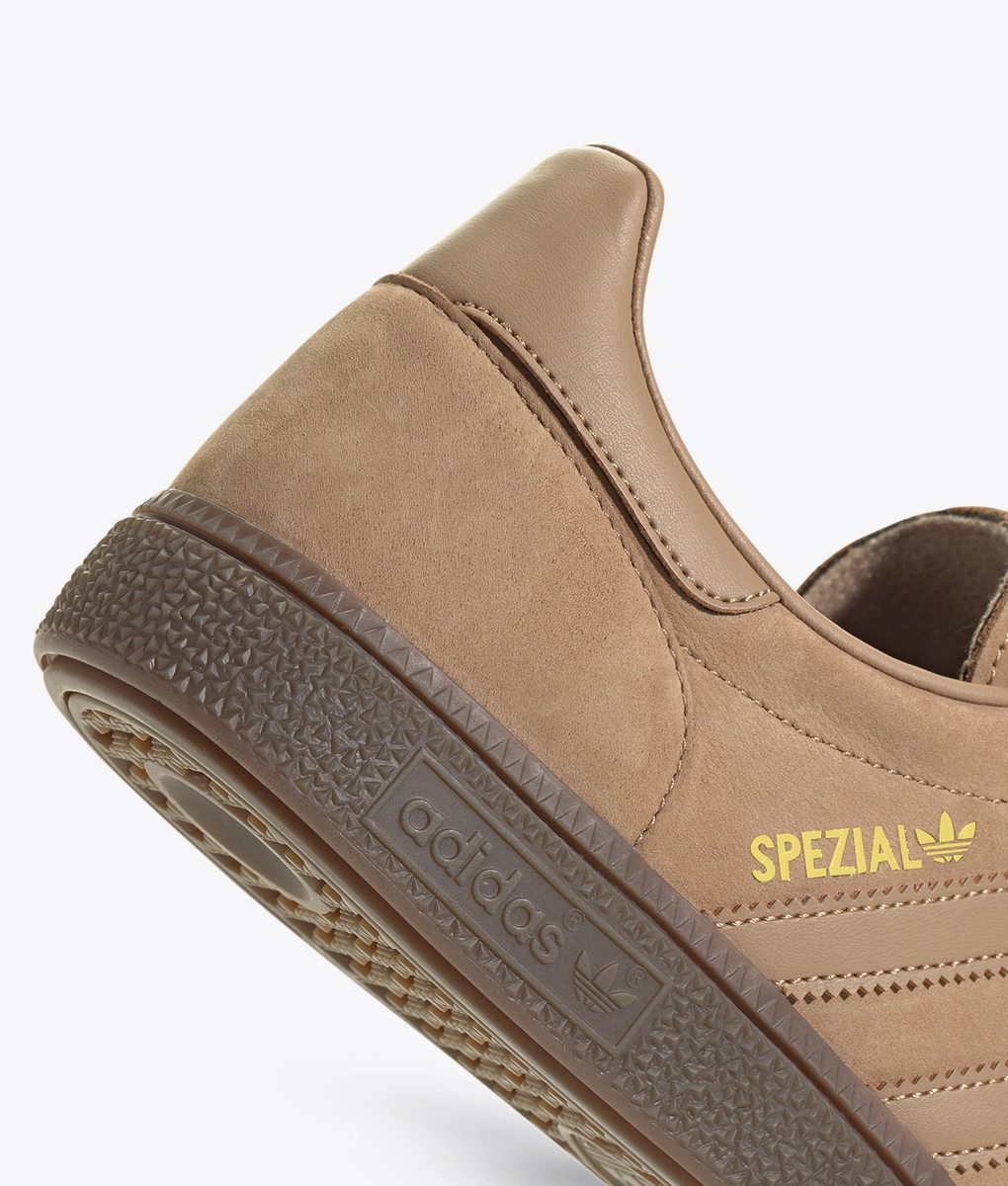 adidas × DOORS HANDBALL SPEZIAL 23cm Adidas Originals - Adidas Originals Handball Spezial Cardboard