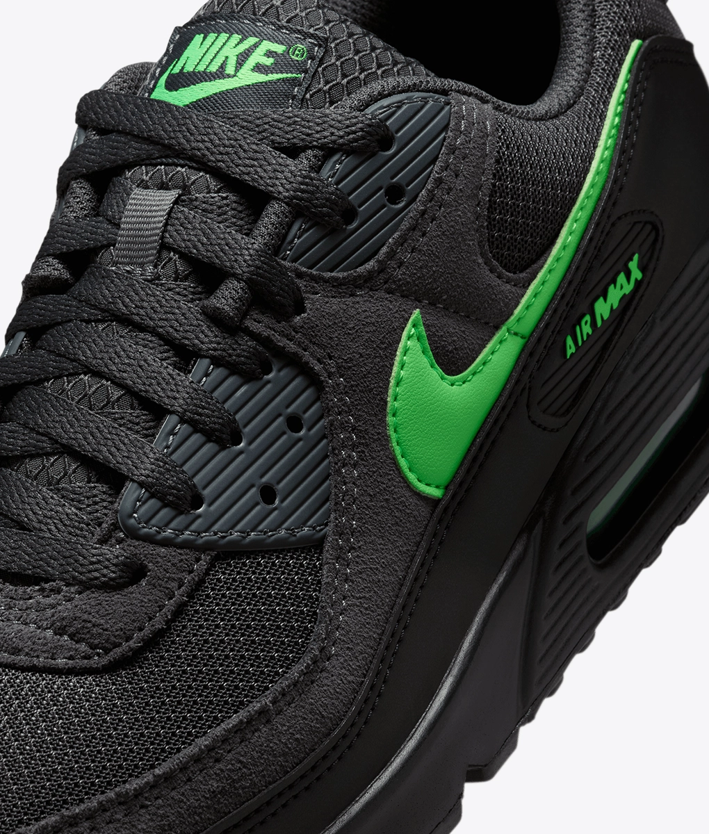 nike black green shoes
