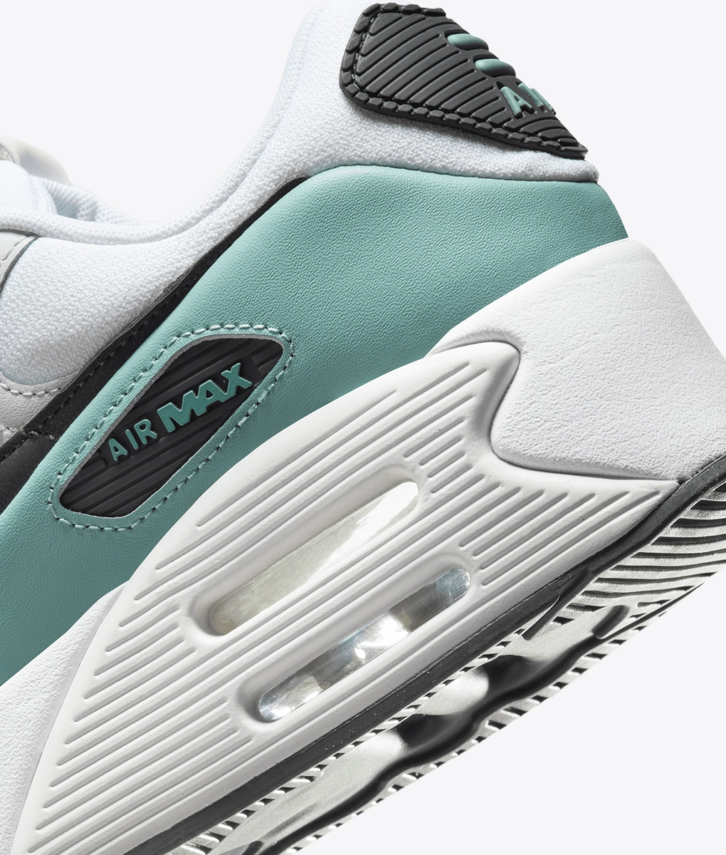 新品 Nike Air Max 90 LV8 24cm Nike Air Max 90 LV8 Shoes. Nike ID