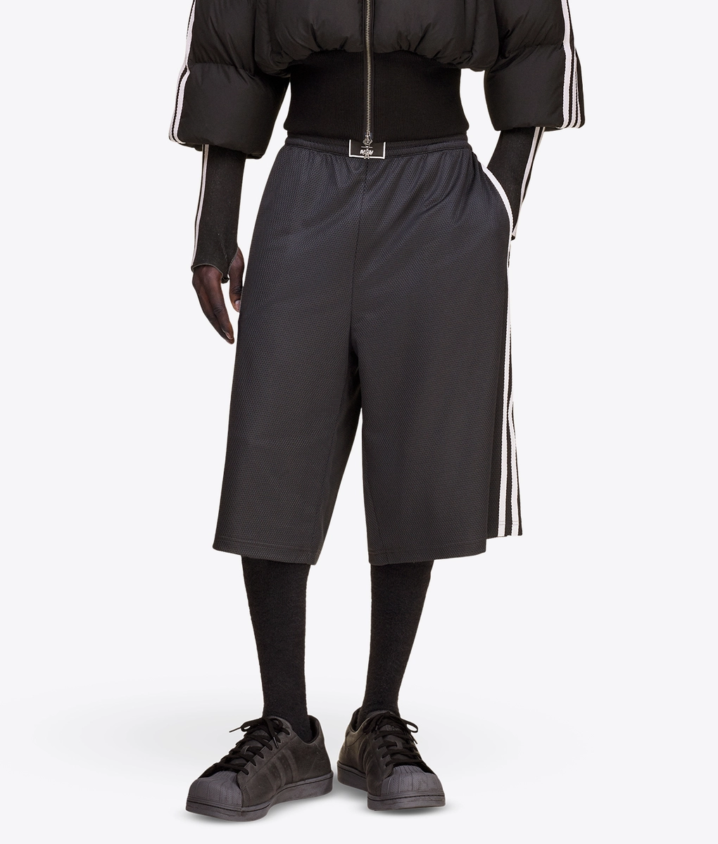 Adidas Originals - X AVAVAV SHORTS - VegNonVeg