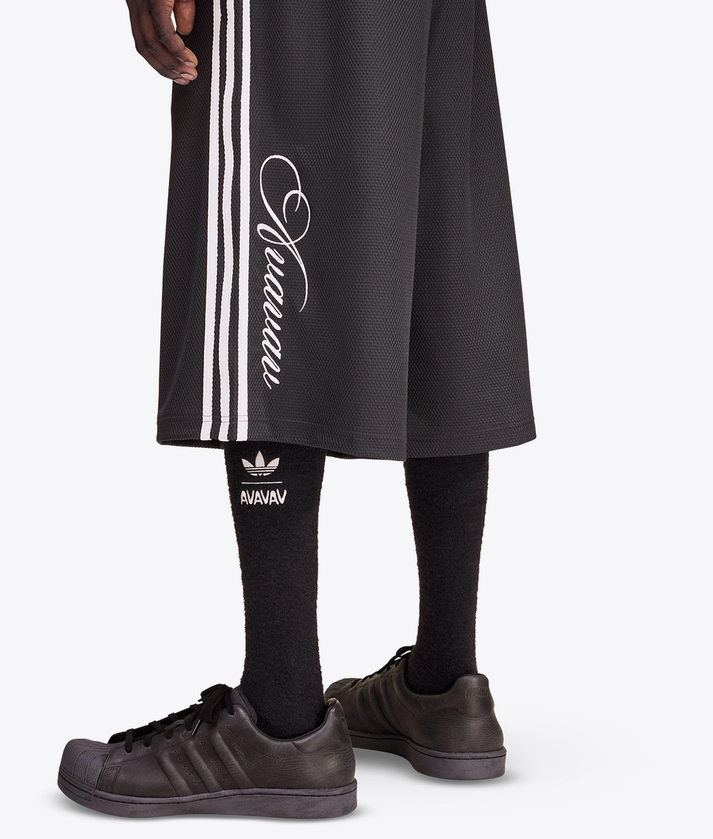 Adidas Originals - X AVAVAV SHORTS - VegNonVeg