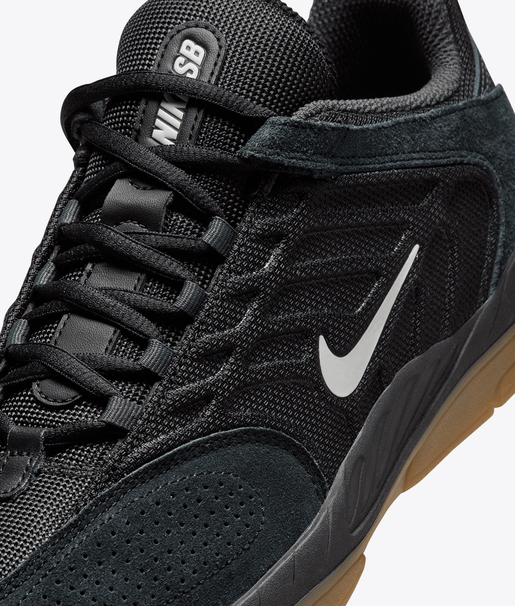 Nike - SB VERTEBRAE - VegNonVeg
