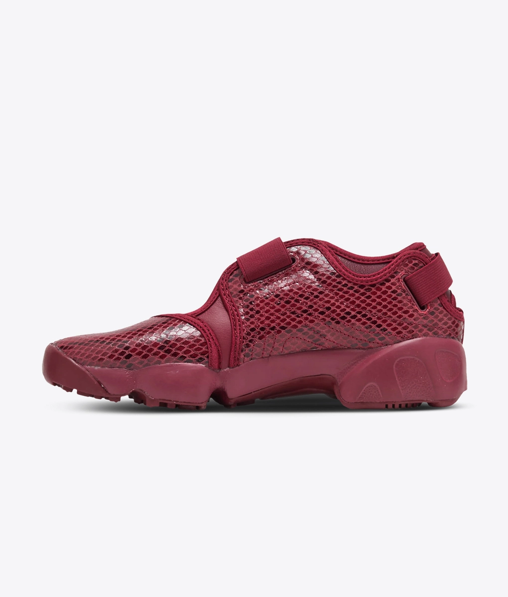 Nike Rift Red Nike - AIR RIFT - VegNonVeg