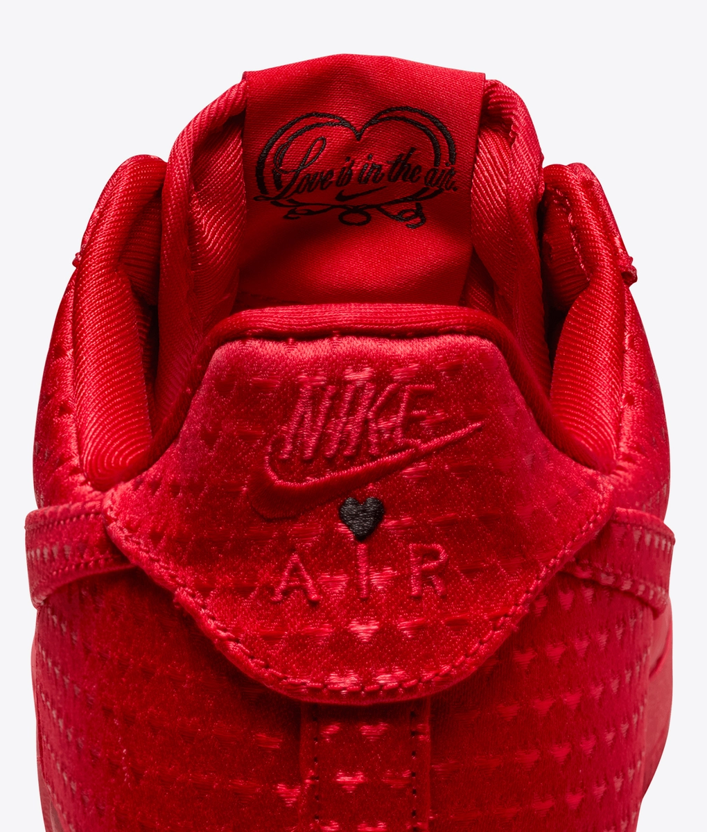 Nike - AIR FORCE 1 RETRO - VegNonVeg