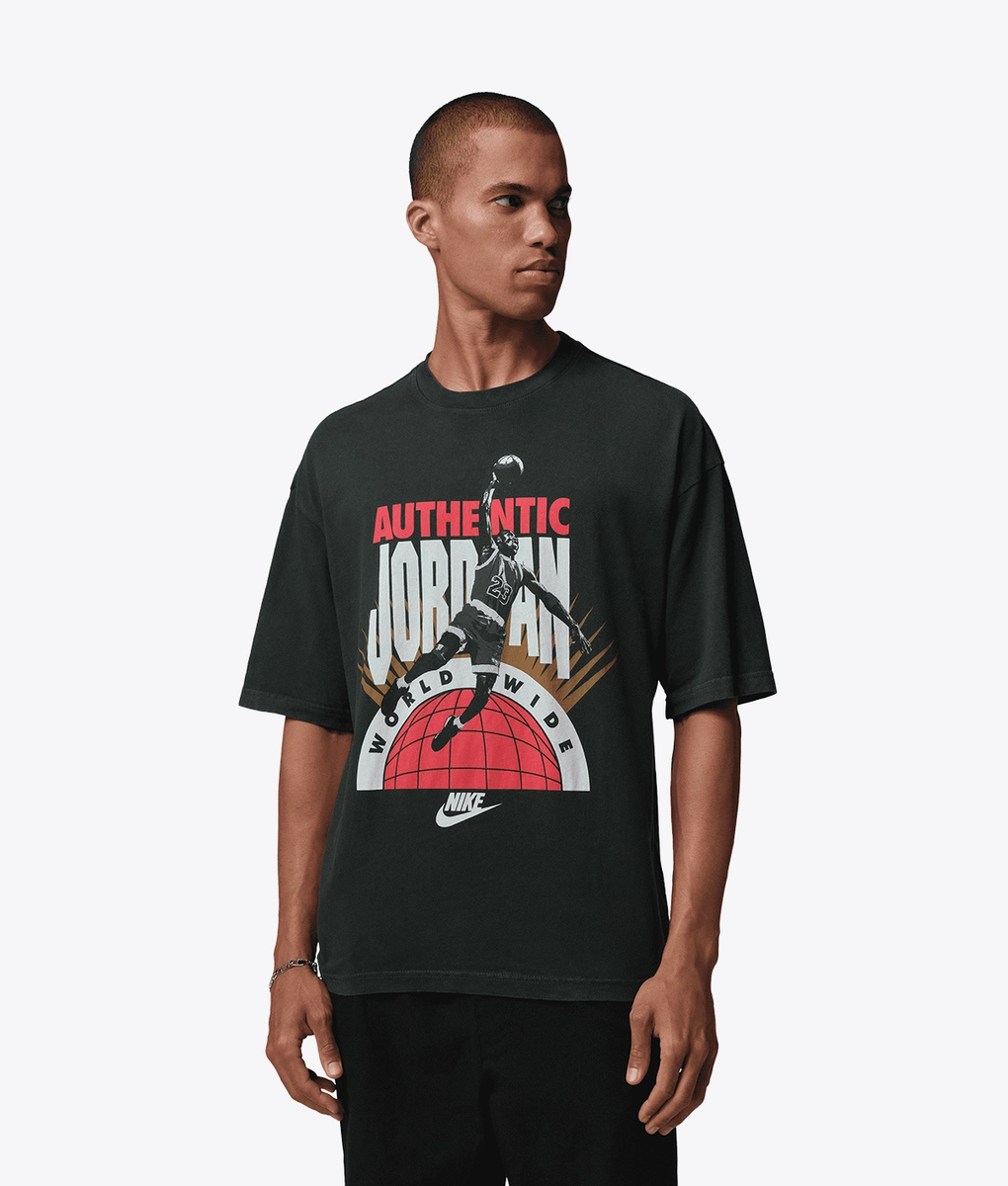 Jordan - JORDAN REISSUE OVERSIZED GRAPHIC CREW T-SHIRT - VegNonVeg