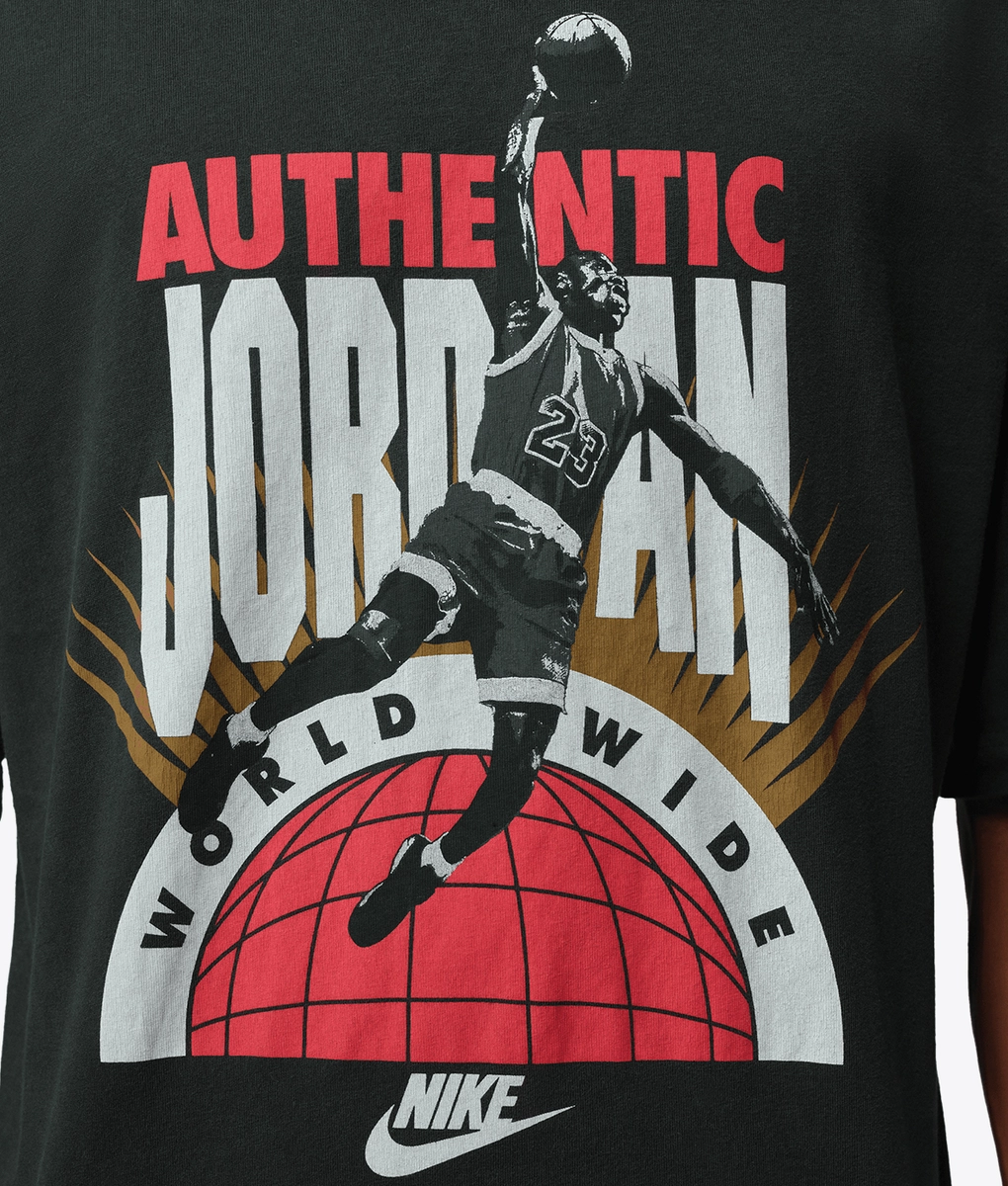 Jordan - JORDAN REISSUE OVERSIZED GRAPHIC CREW T-SHIRT - VegNonVeg