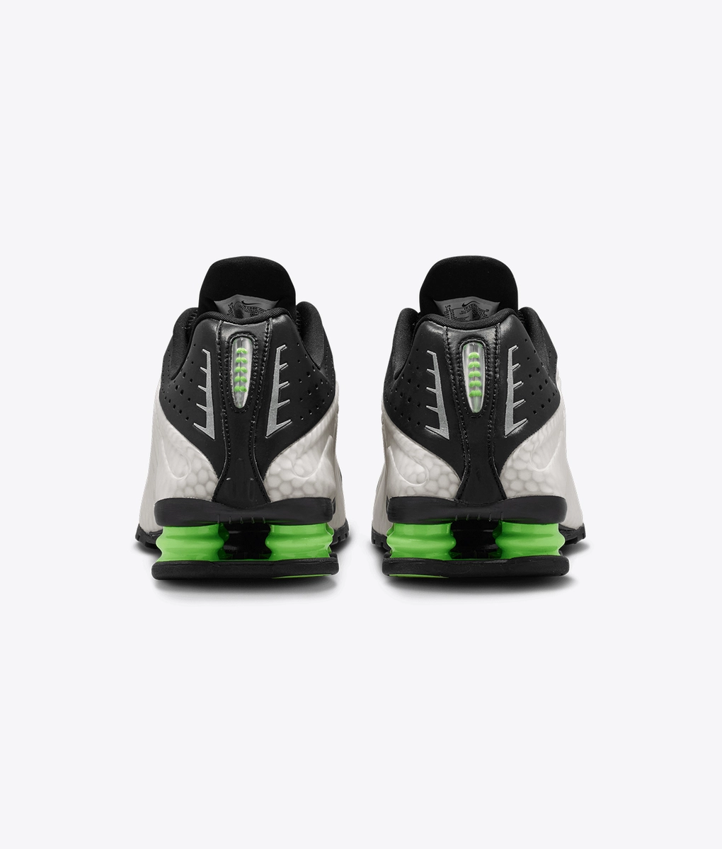 Nike - SHOX R4 - VegNonVeg