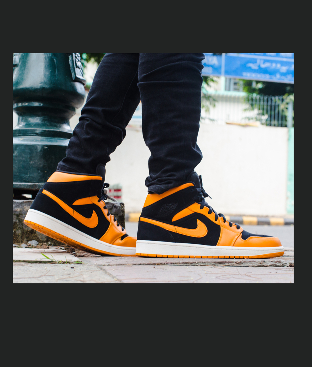 靴 NIKE Air Jordan 1 Mid Black Orange Peel GS) Air Jordan 1 Mid 'Black Orange Peel White' 554725-081