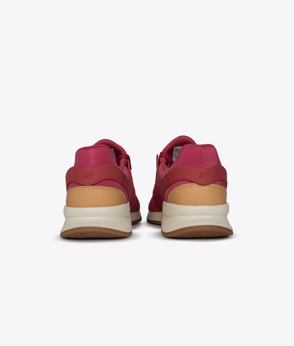New Balance WL520C1 ピンク 8.0 New Balance 520V8 Running Shoes for Women, Size 40 EU, Pink